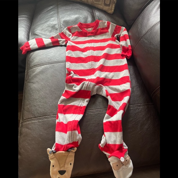 Toddler boys size 2T footsie pjs - Picture 1 of 3